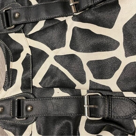 Stylish Black and White Shoulder Bag - Picture 7 of 7